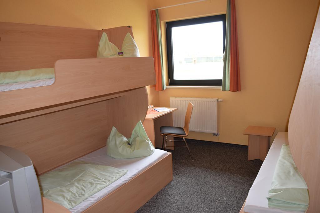 Euroville Jugend- Und Sporthotel Naumburg  Exterior foto
