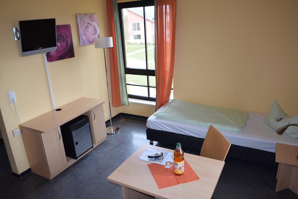 Euroville Jugend- Und Sporthotel Naumburg  Exterior foto