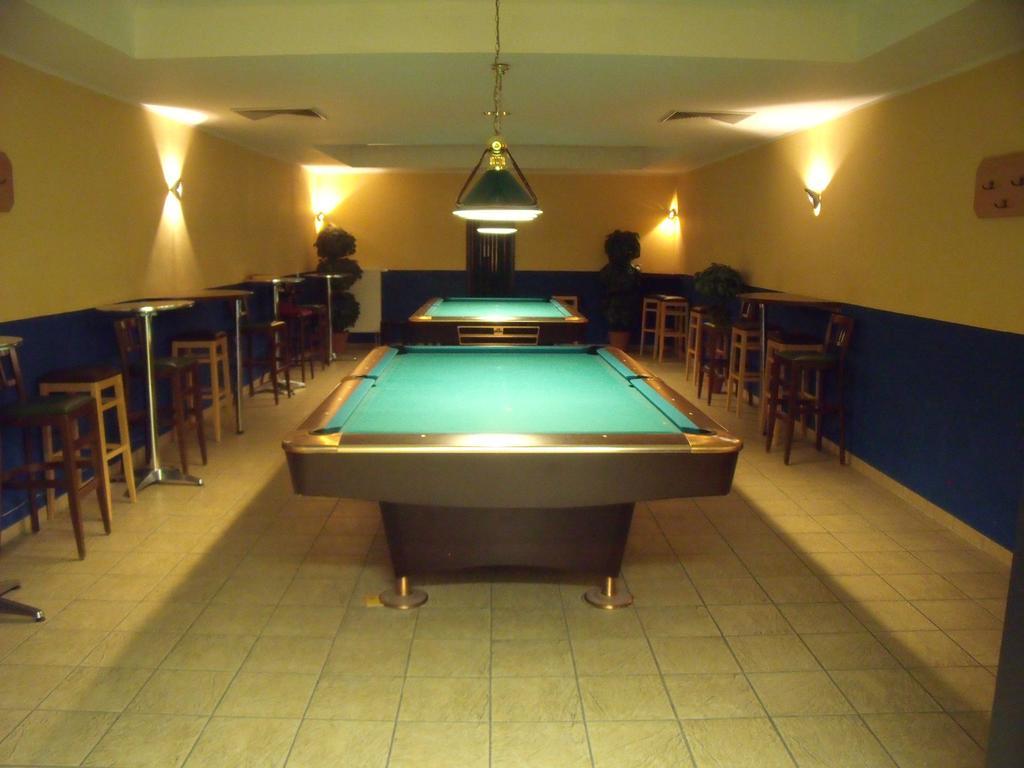 Euroville Jugend- Und Sporthotel Naumburg  Exterior foto