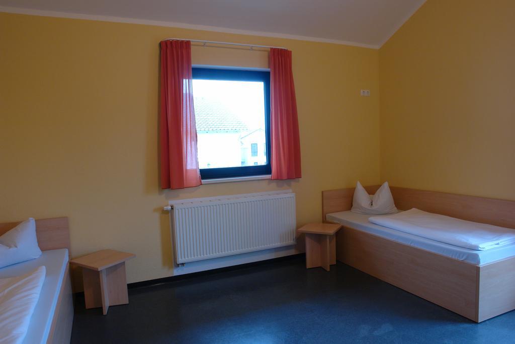 Euroville Jugend- Und Sporthotel Naumburg  Exterior foto
