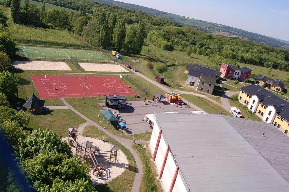 Euroville Jugend- Und Sporthotel Naumburg  Exterior foto